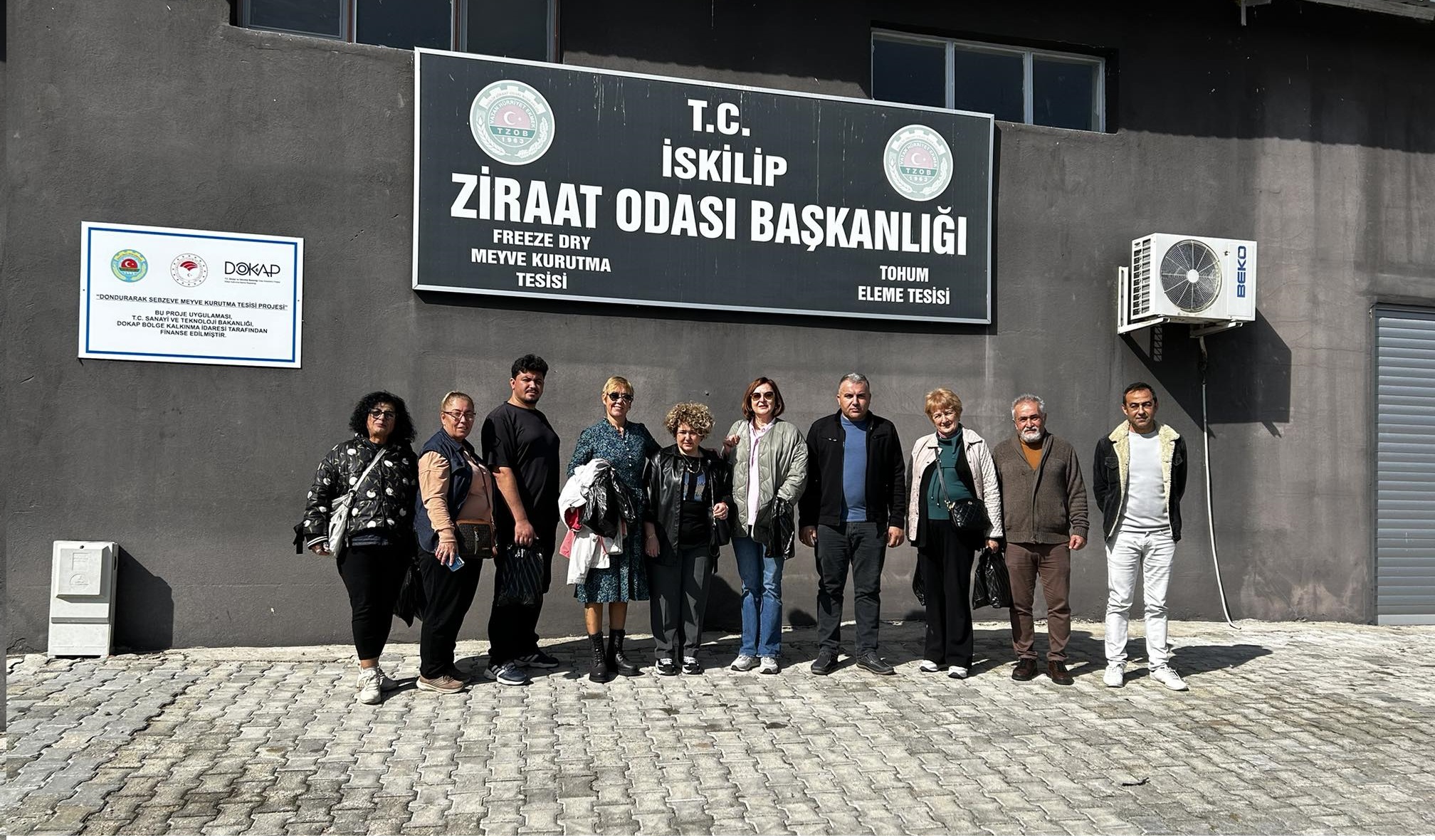 Ünlü Ressamlar Meyve Kurutma Tesisini ziyaret etti