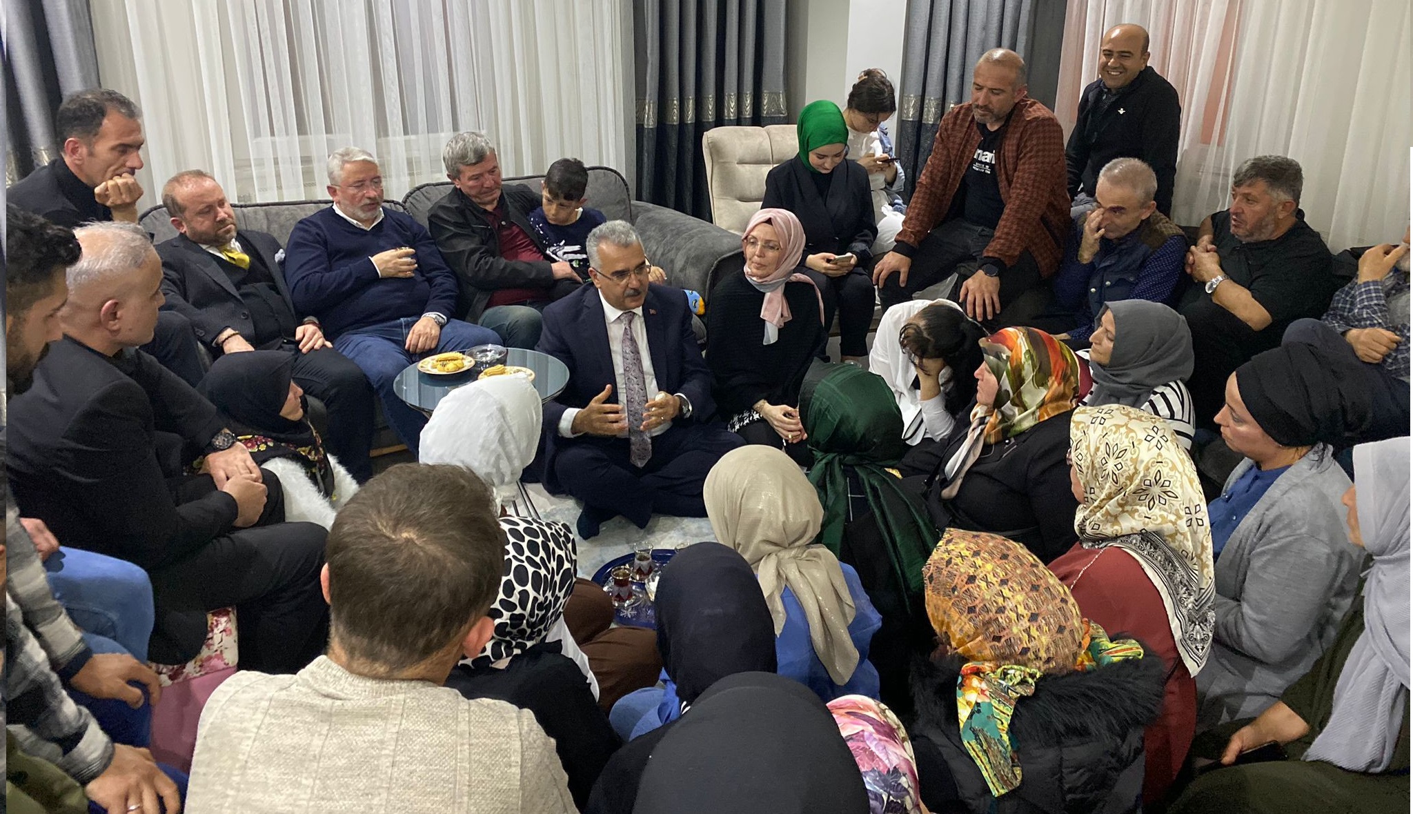 ÇORUMLU HEMŞEHRİLERİMİZİN HİZMETKARI OLMAYA TALİBİM