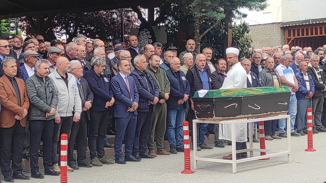 Metin Alkan Dualarla Son Yolculu?una U?urland?