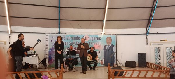 KADINLAR GÖNÜLLERİNCE EĞLENDİ