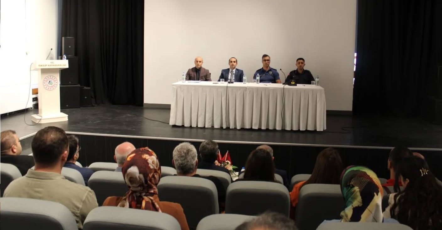 İskilip’te Eğitim Kurumu Müdürleri toplantısı yapıldı