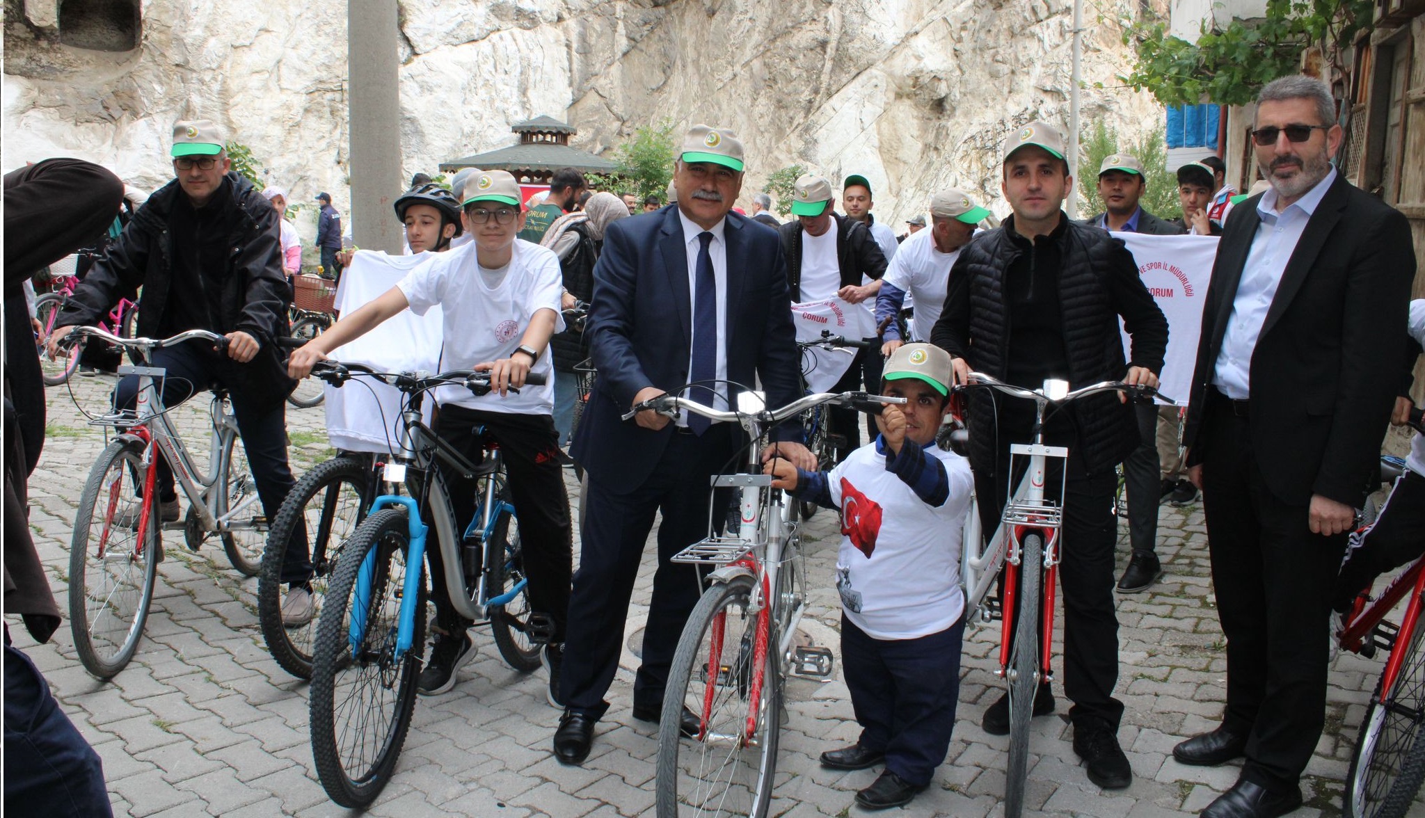 Gençlik haftası etkinliklerinde 107 kişi pedal çevirdi