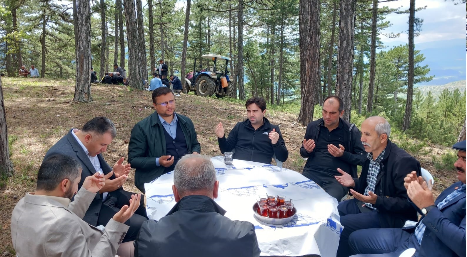 VURAL YAĞMUR DUASINA KATILDI