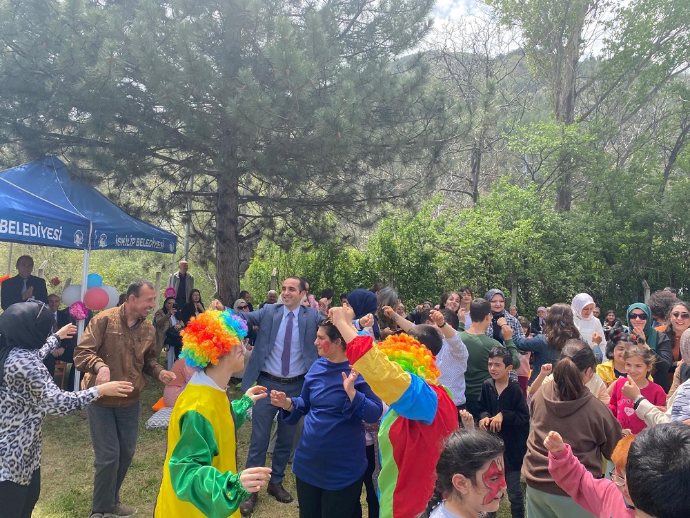 Engelsiz Ya?am Merkezi'nde �zel bireyler i�in ?enlik d�zenlendi