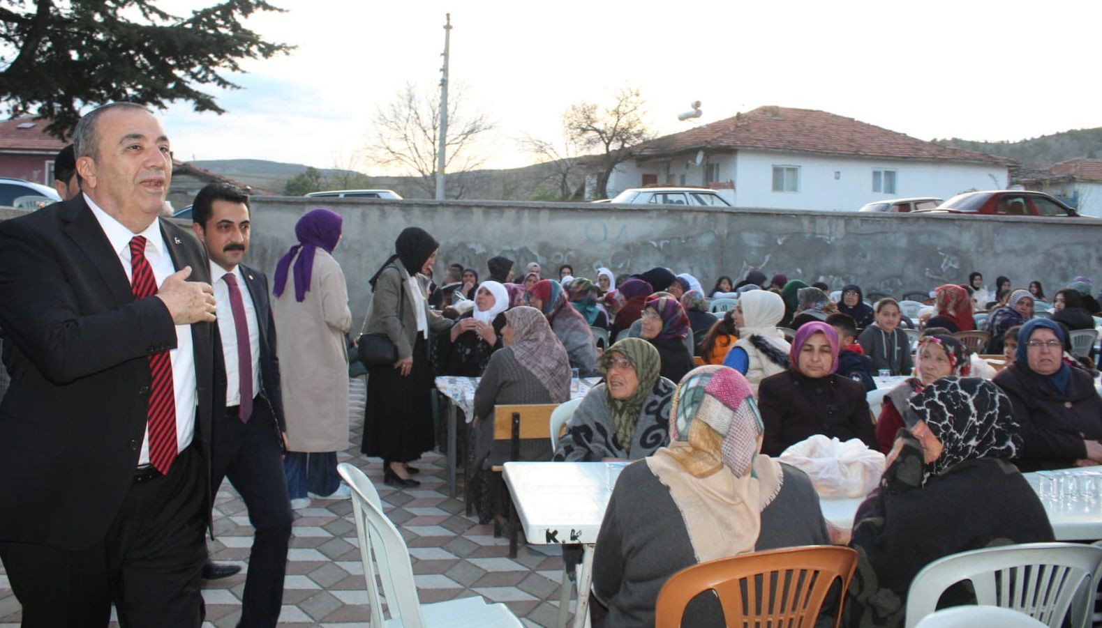 VAHİT KAYRICI, ARİFEGAZİLİ VE DEMİRŞEYH’TE İFTARA KATILDI