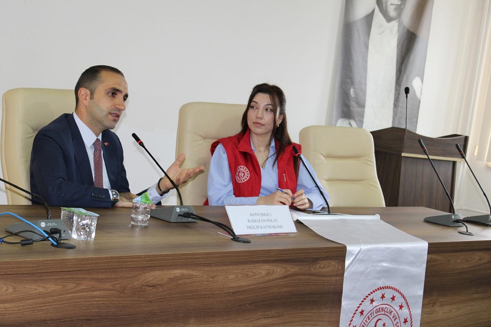 Kaymakam Polat Kariyer Zirvesi'nin Konu?u Oldu