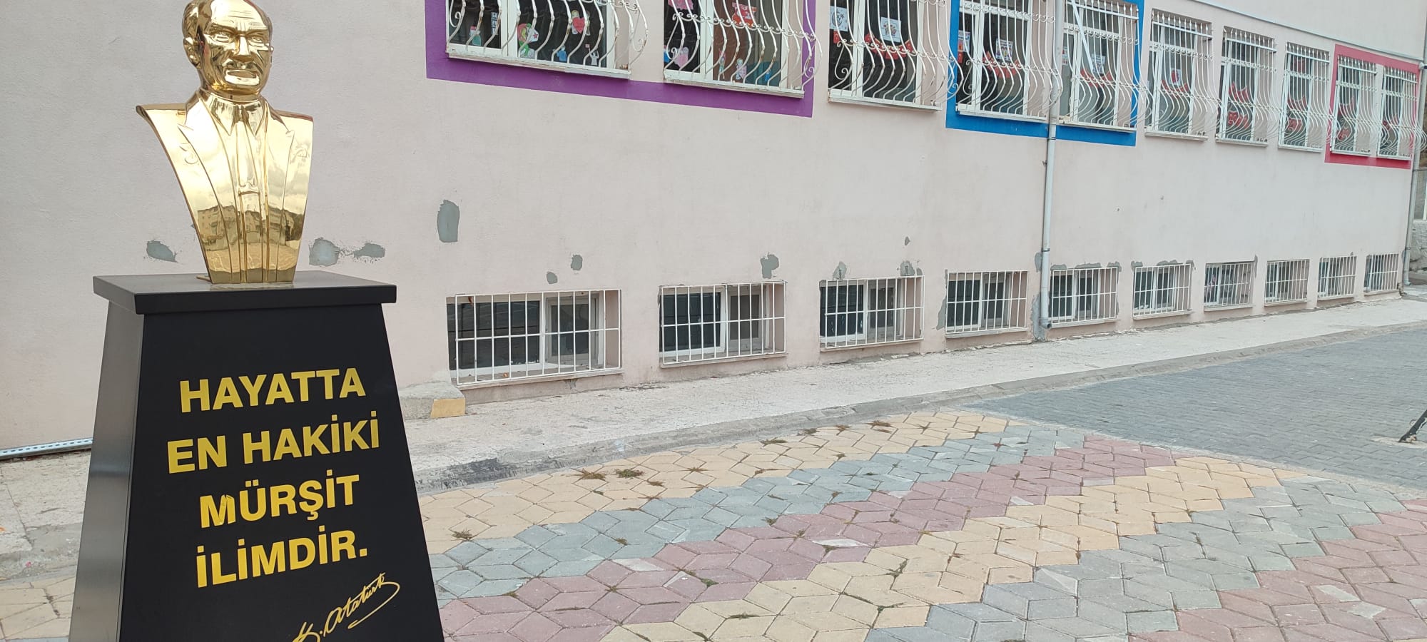  BODRUM KATTA EĞİTİM GÖRÜYORLAR