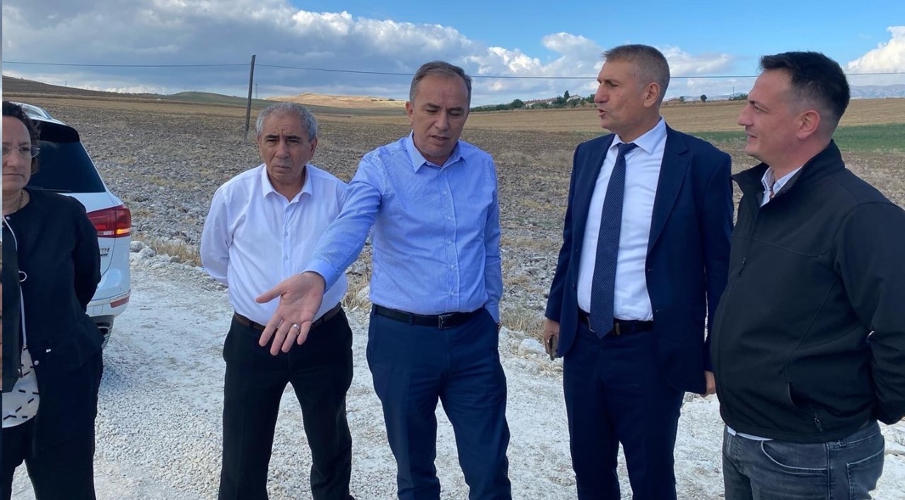 MİLLETVEKİLİ CEYLAN, OSMANCIK YOLUNDA YAŞANAN SIKINTIYA EL ATTI