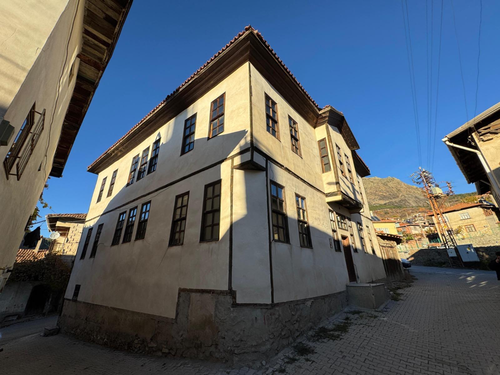 Tarihi konak butik otele dönüştürülüyor