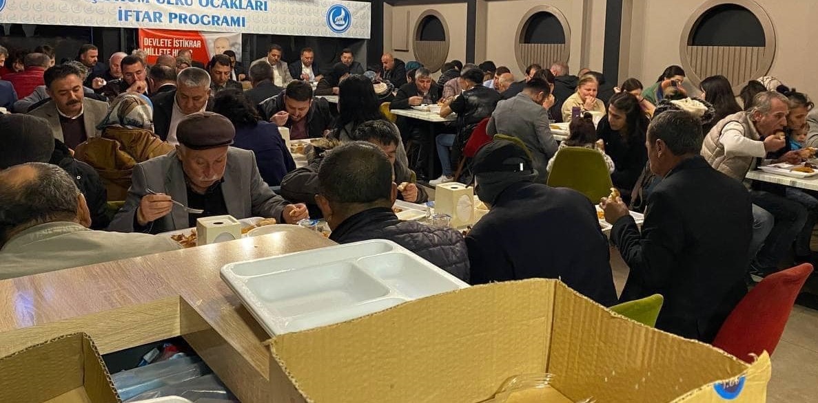  KAYRICI, ŞEHİT AİLELERİ İLE ORUÇ AÇTI