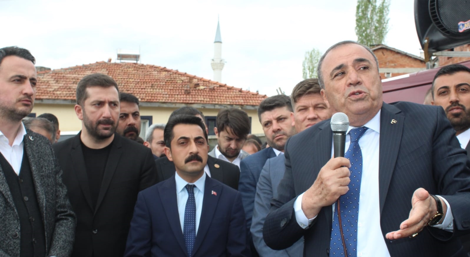 KAYRICI’YA OSMANCIK’TA SEVGİ SELİ!