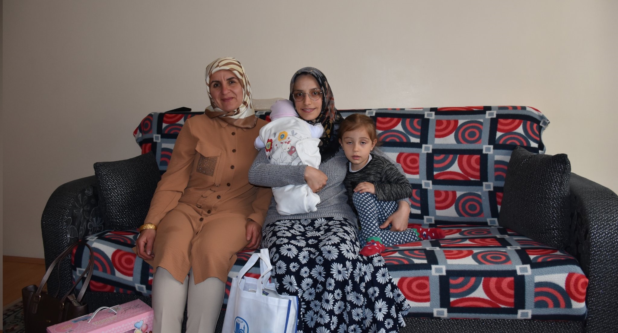 “HOŞ GELDİN BEBEK PROJESİ” ARALIKSIZ DEVAM EDİYOR