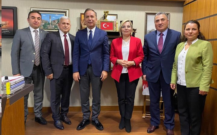CEYLAN, “ECZACILIK KUTSAL BİR GÖREVDİR”