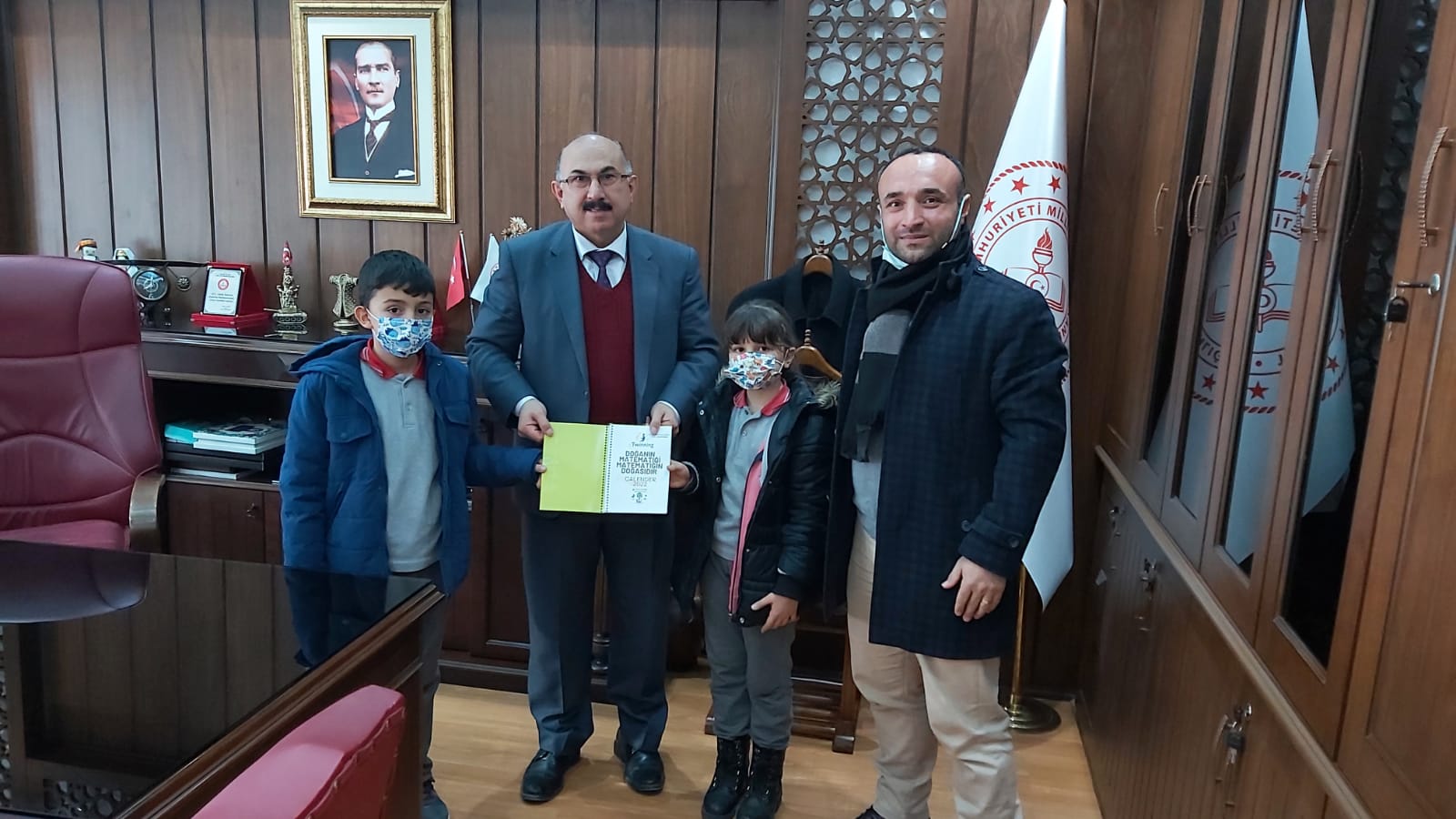 İLÇE MİLLİ EĞİTİM MÜDÜRÜ ATCIOĞLU'NA E-TWİNNİNG  ZİYARETİ
