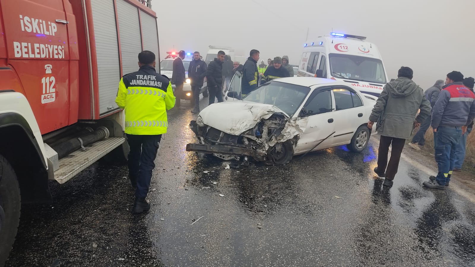İskilip’te zincirleme trafik kazasında 6 kişi yaralandı