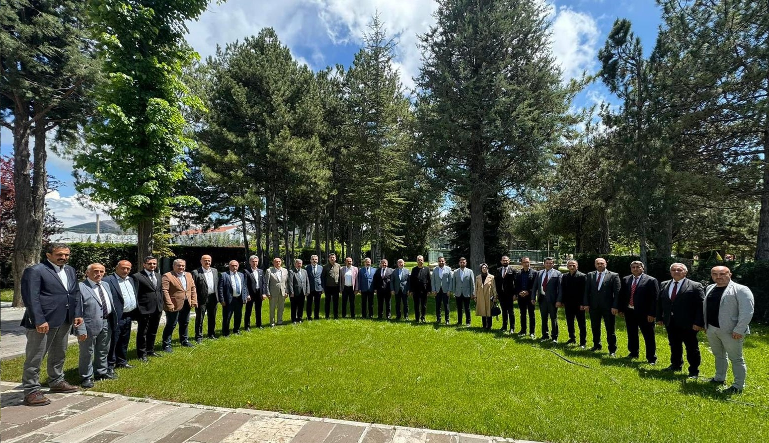 Ahlatcı, “Çorum’un kalkınması için istişare içeresinde gayret göstereceğiz”