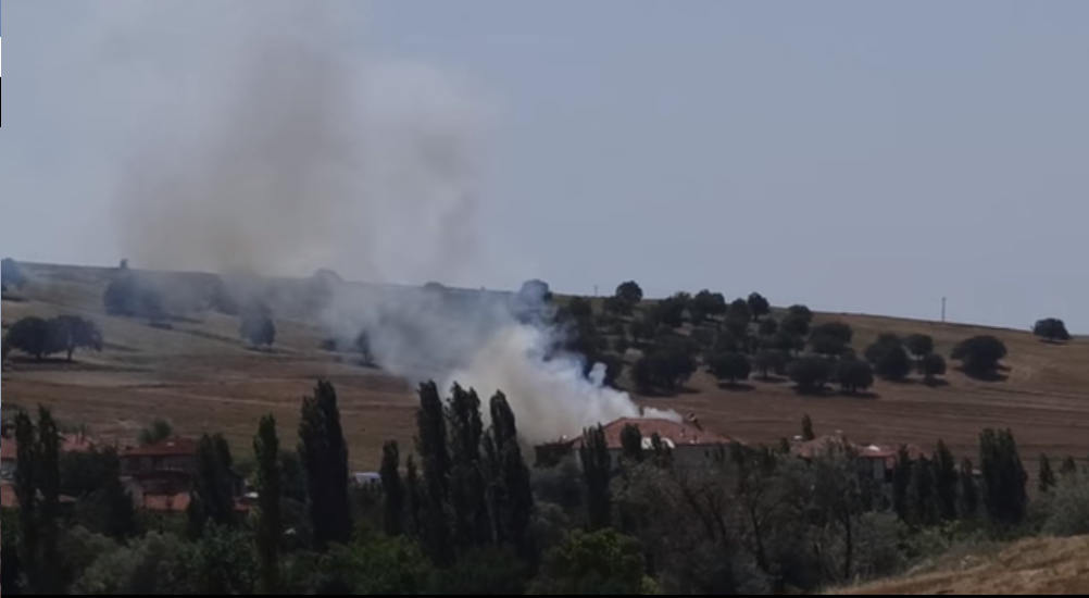 VELETLER KÖYÜNDE YANGIN!	