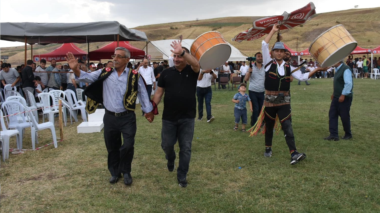 GÜREŞ AĞASI MUSTAFA SATILMIŞ OLDU