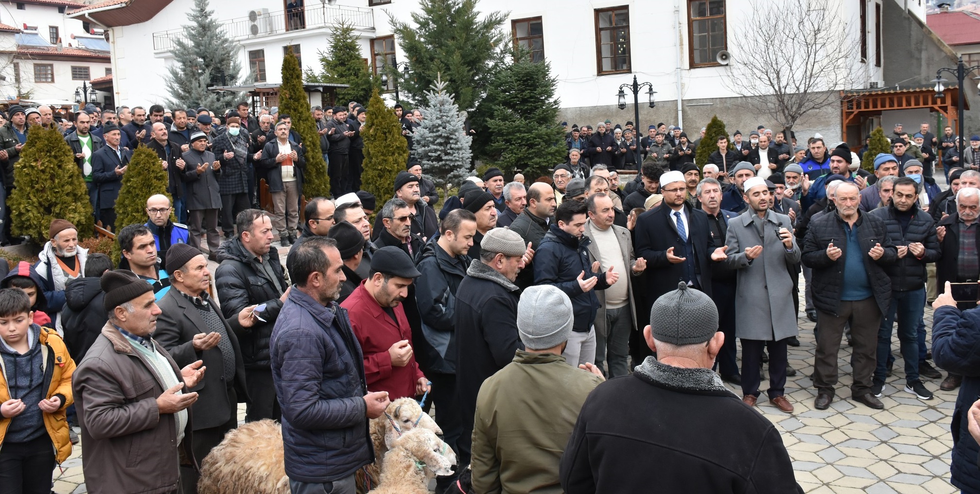 İSKİLİP’TE KURBAN VE YAĞIŞ DUASI