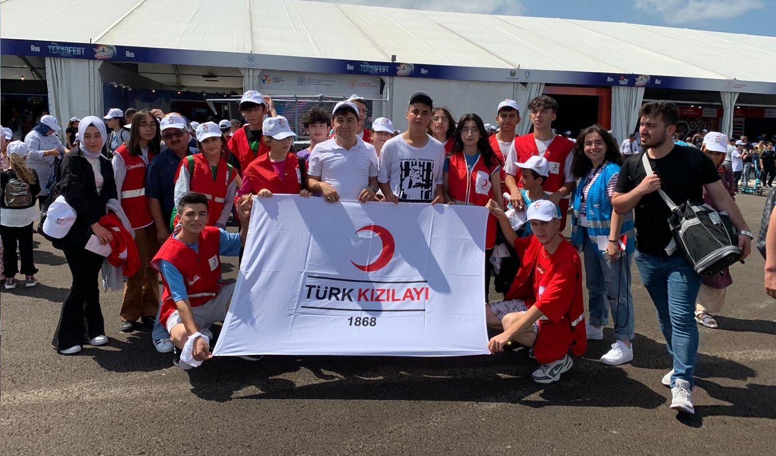 GENÇ KIZILAY, TEKNOFEST ÇOŞKUSUNU YAŞADI