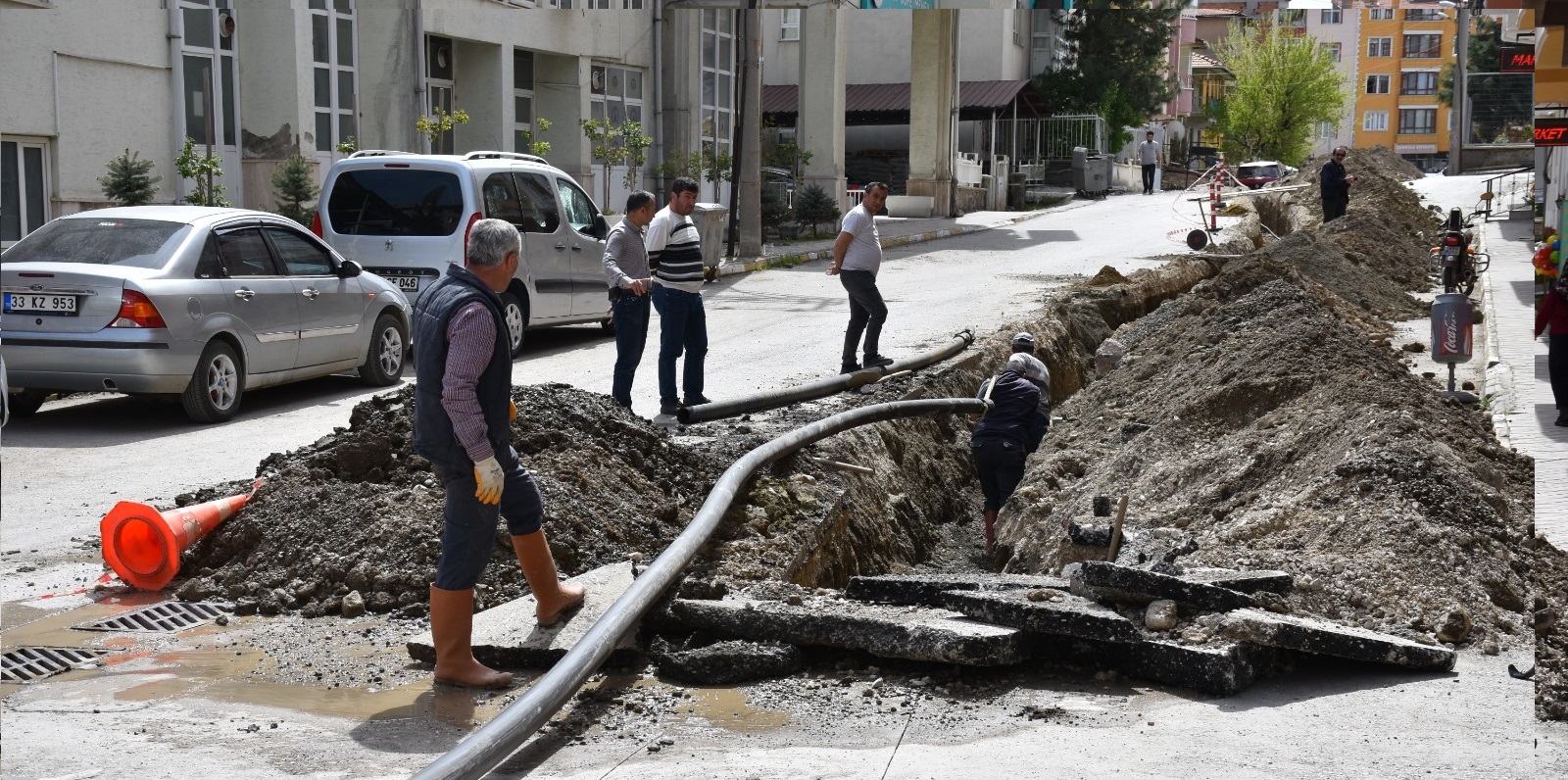  BELEDİYE, İÇME SUYU HATTINI YENİLİYOR