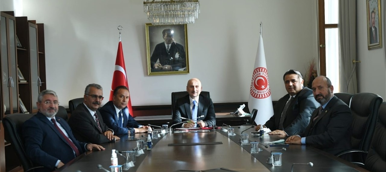 CEYLAN; “YOL YATIRIMLARI MASAYA YATIRILDI”