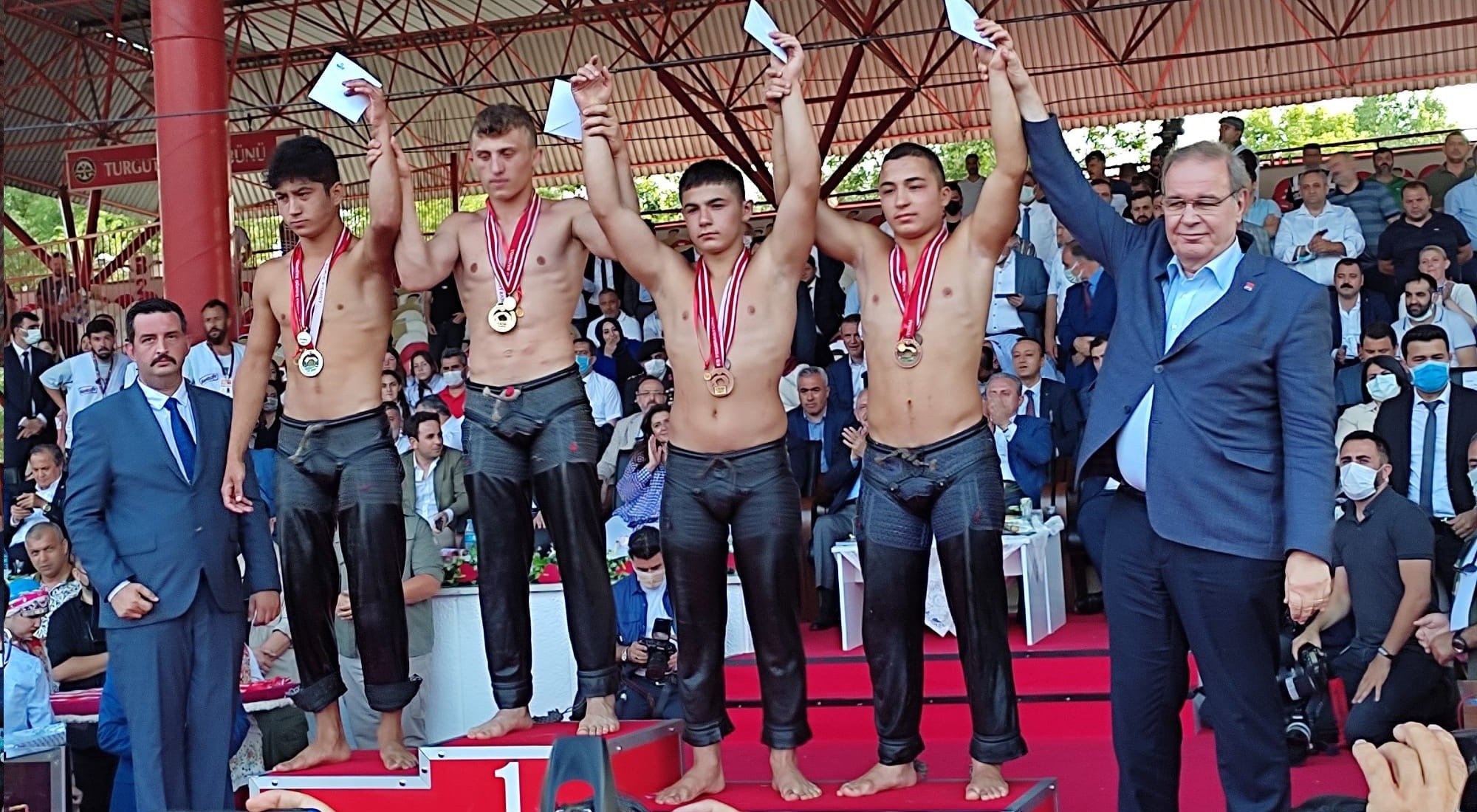 SARI FIRTINA, KIRKPINARDA ŞAMPİYON