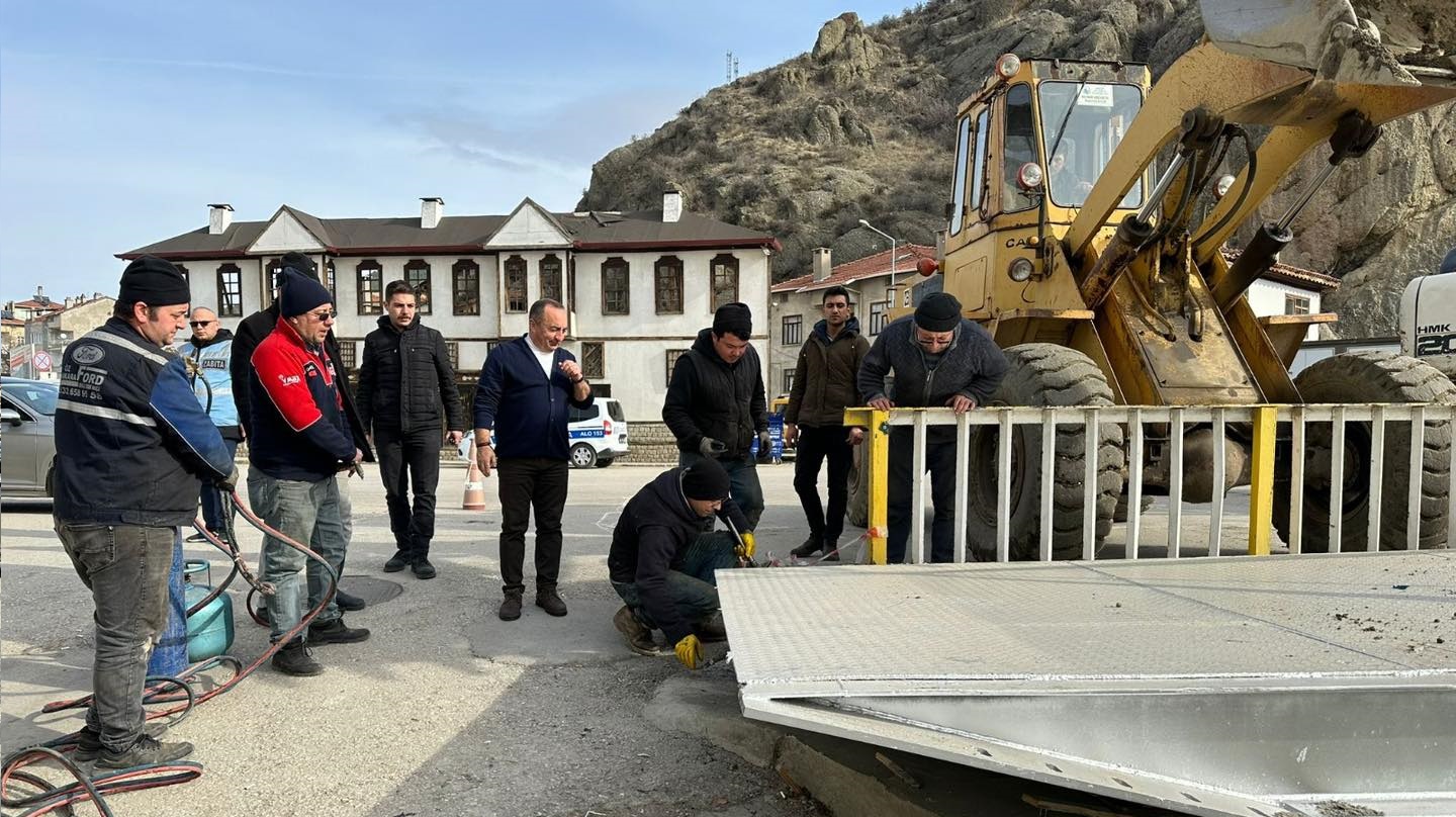 Hacıkarani köprüsüne de yaya geçidi yapılıyor