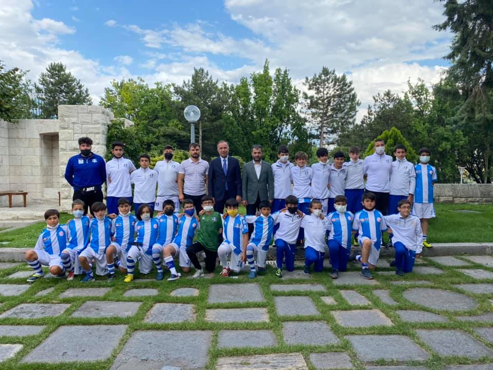 CEYLAN GENÇLERLE BİRARAYA GELDİ