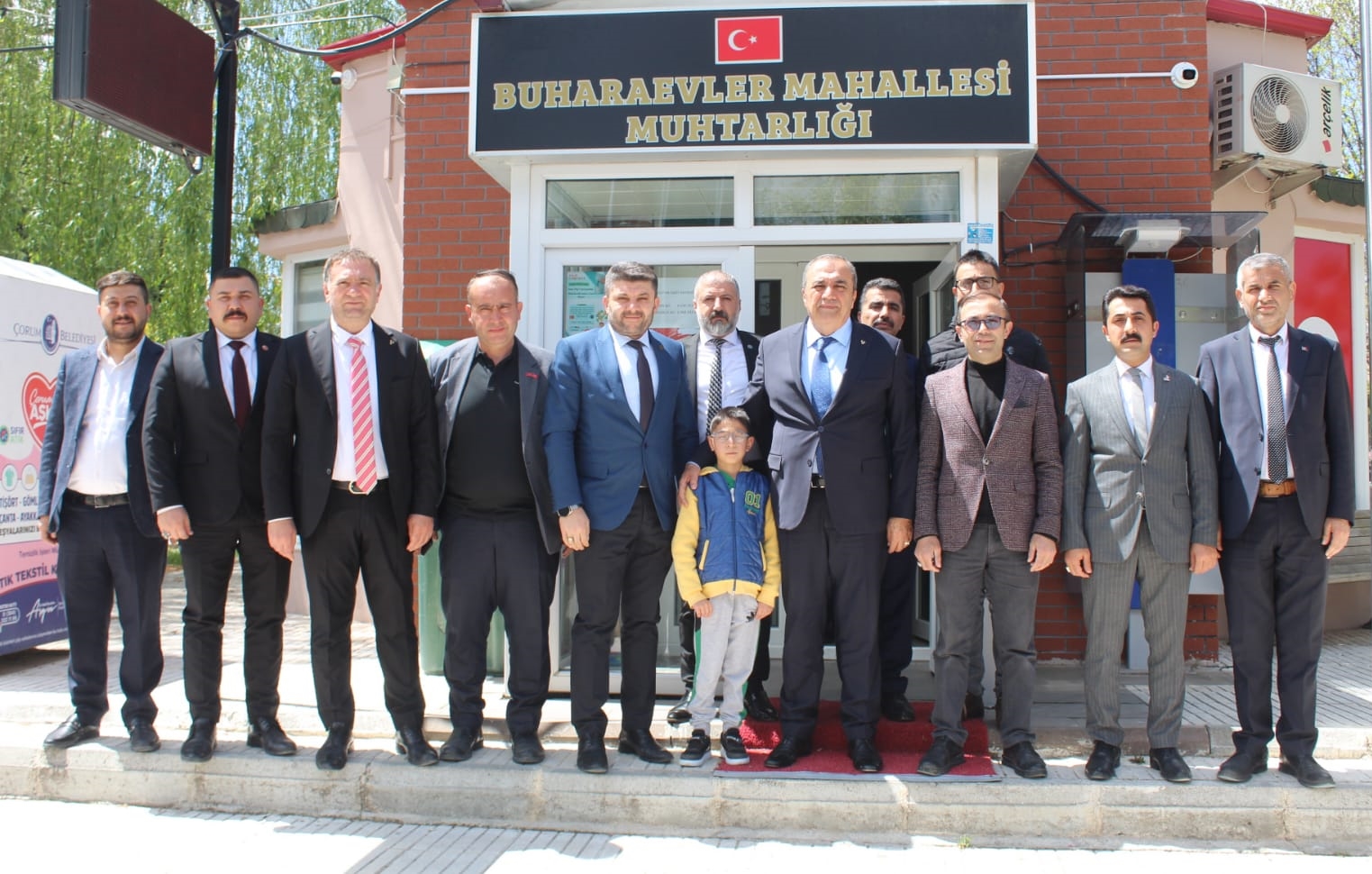 KAYRICI’DAN MUHTARA YAŞ GÜNÜ SÜRPRİZİ!