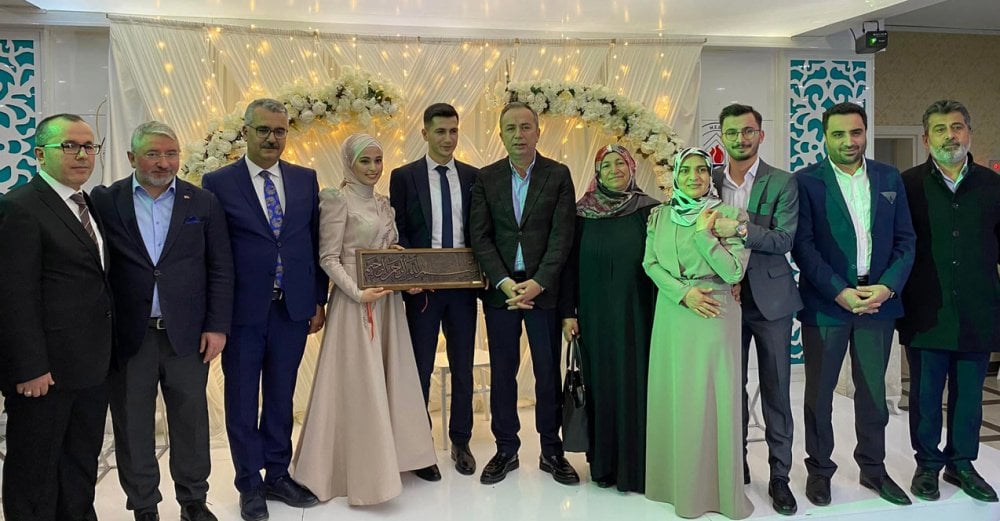 GAZETECİ MEHMET GÜLEY’İN KIZI DİLARA NİŞANLANDI