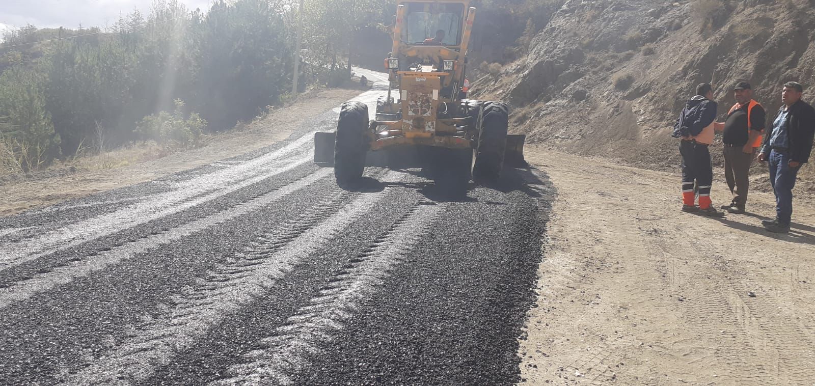 KAYA; “İSKİLİP SEYİRTEPE YOLUNU YAPIYORUZ”