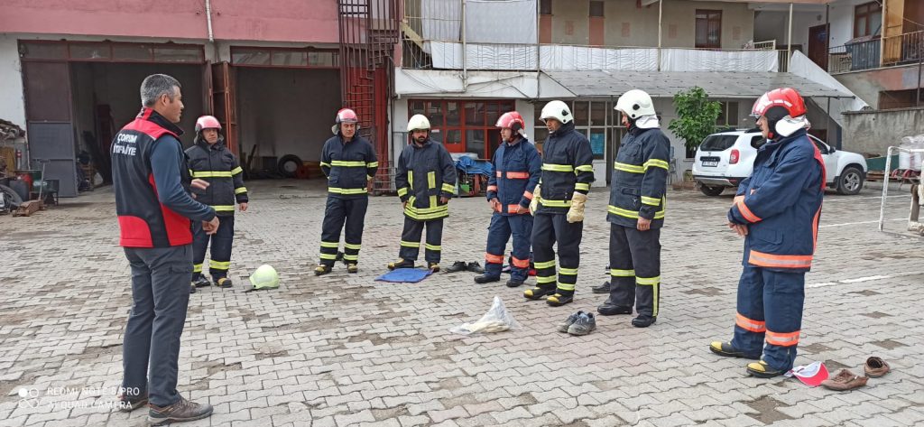  BAYAT İTFAİYESİ EĞİTİMLERE ARALIKSIZ DEVAM EDİYOR