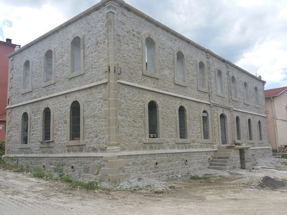 150 YILLIK KIŞLANIN RESTORASYONU YARIM KALDI