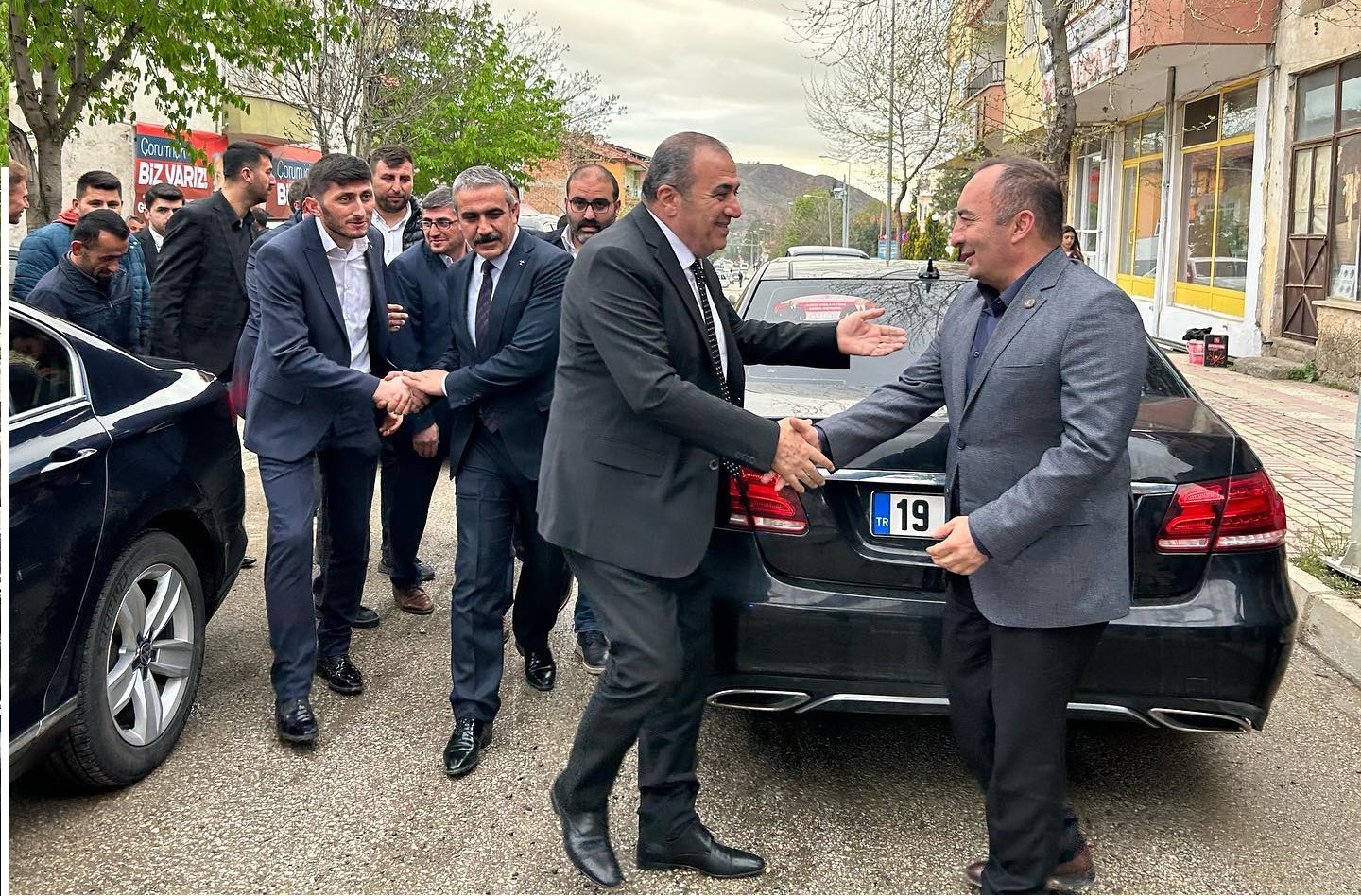 ALİ SÜLÜK UĞURLUDAĞ’DAKİ İFTAR PROGRAMINA KATILDI