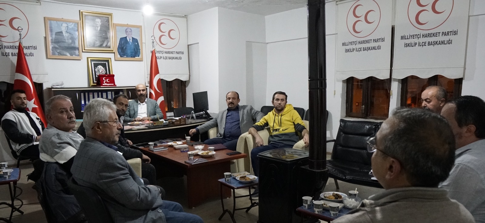 MHP İLÇE TEŞKİLATI BASIN MENSUPLARI İLE BİR ARAYA GELDİ