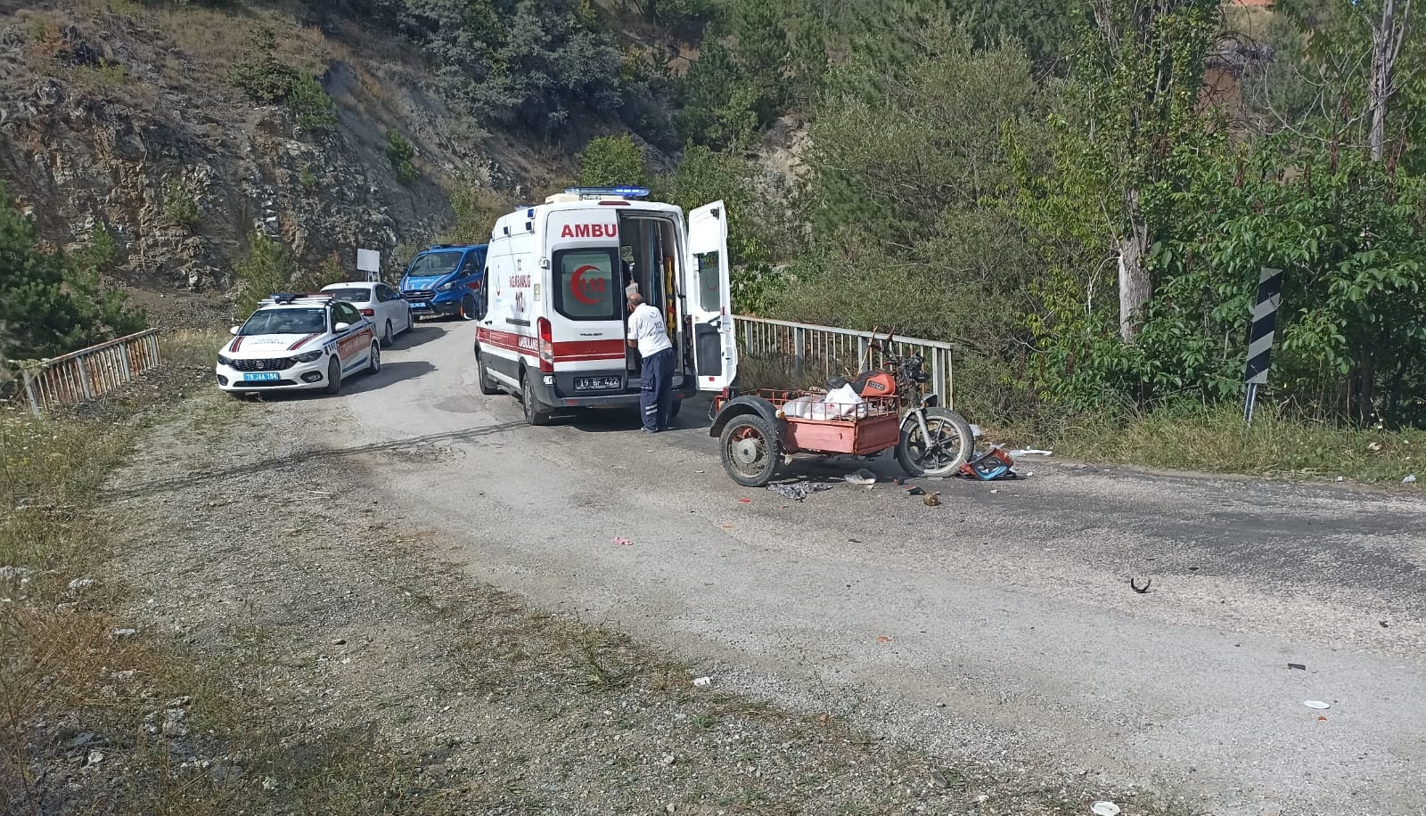 Motosiklet kamyona çarptı: 1 ölü, 1 yaralı