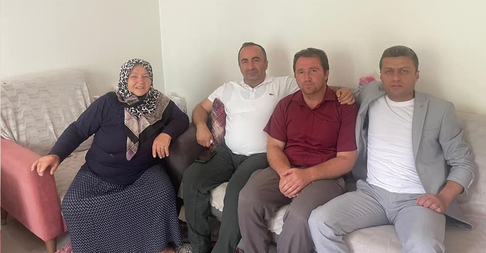 ESNAFLA DİN GÖREVLİSİ BARIŞTI