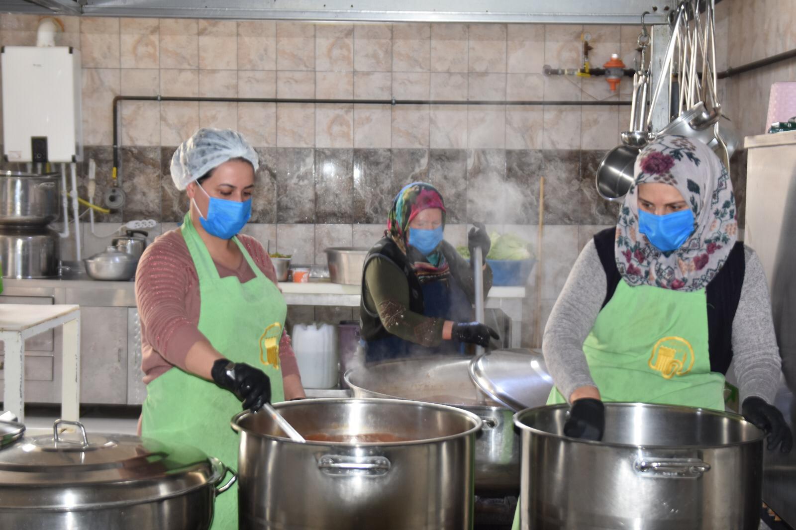 BELEDİYEDEN RAMAZANDA 500 KİŞİYE SICAK YEMEK 