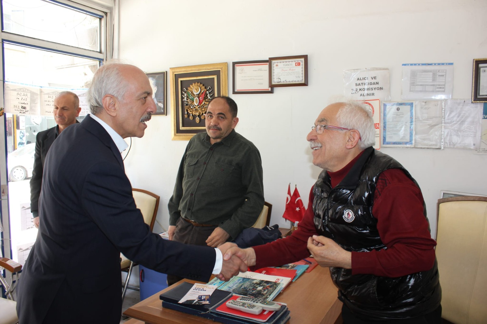 GÜL, DUR DURAK BİLMİYOR