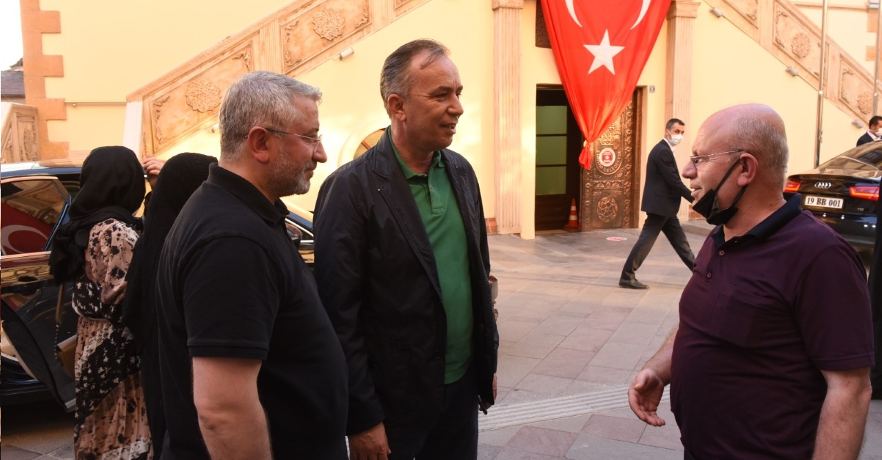 CEYLAN ESNAF GEZİLERİNE ARALIKSIZ DEVAM EDİYOR