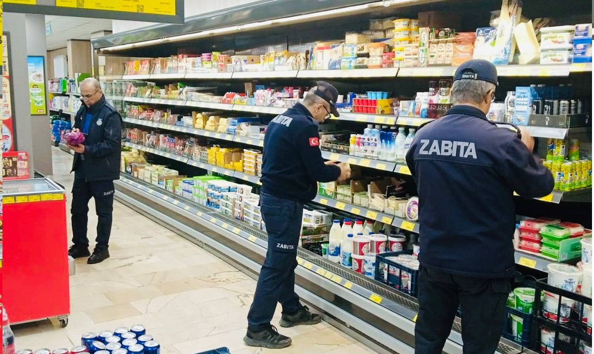 İskilip’te marketlerde son kullanma tarihi denetimi yapıldı