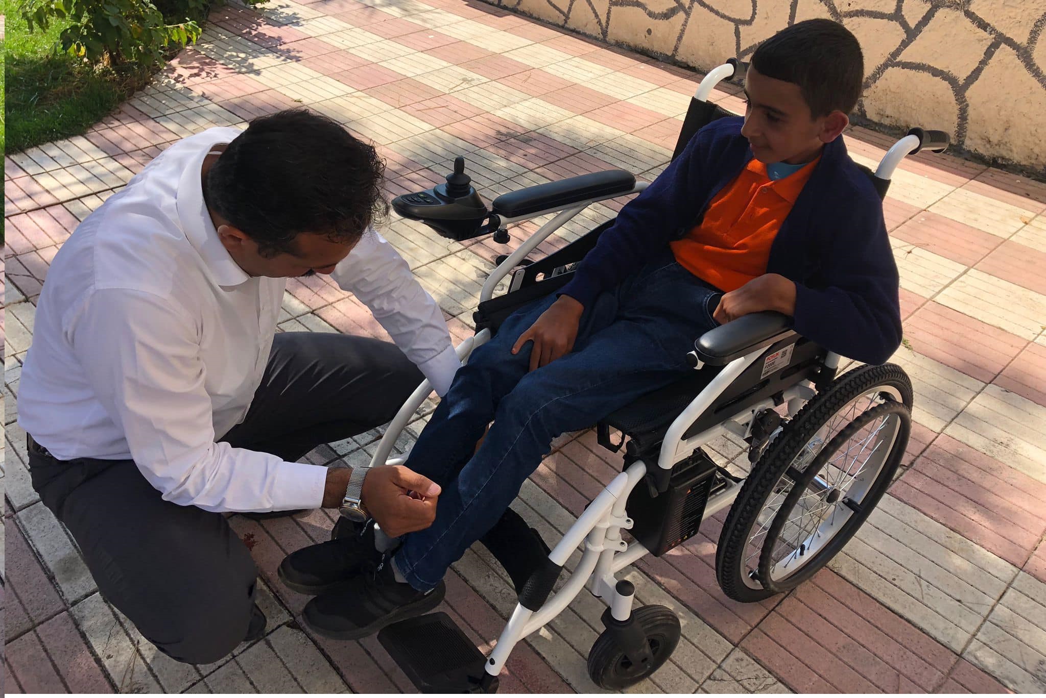 CEYLAN ENGELLİ EFE TORUN’U SEVİNDİRDİ.