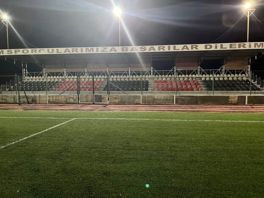 ALACA STADININ KOLTUKLARI YENİLENDİ