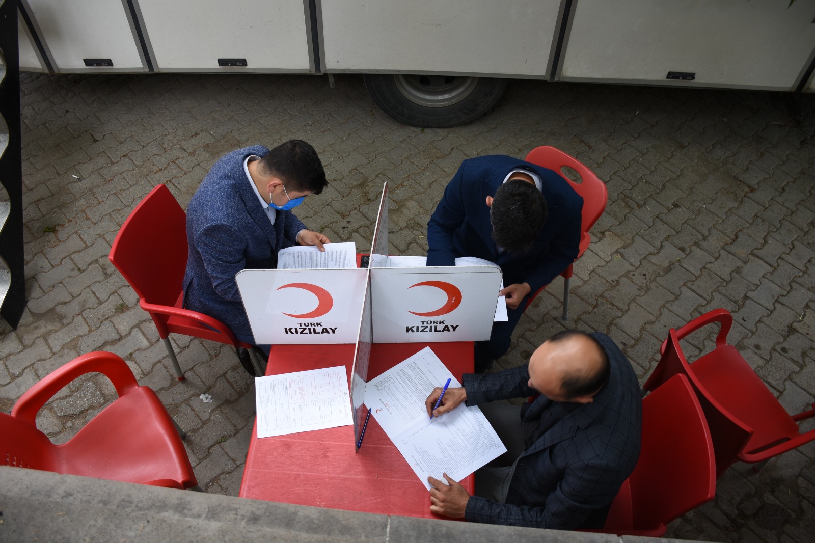 BELEDİYE ÇALIŞANLARI KAN BAĞIŞINDA BULUNDU