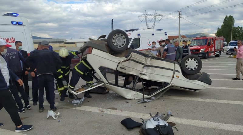 BAYAT GEDİĞİNDE TRAFİK KAZASI 3 YARALI 