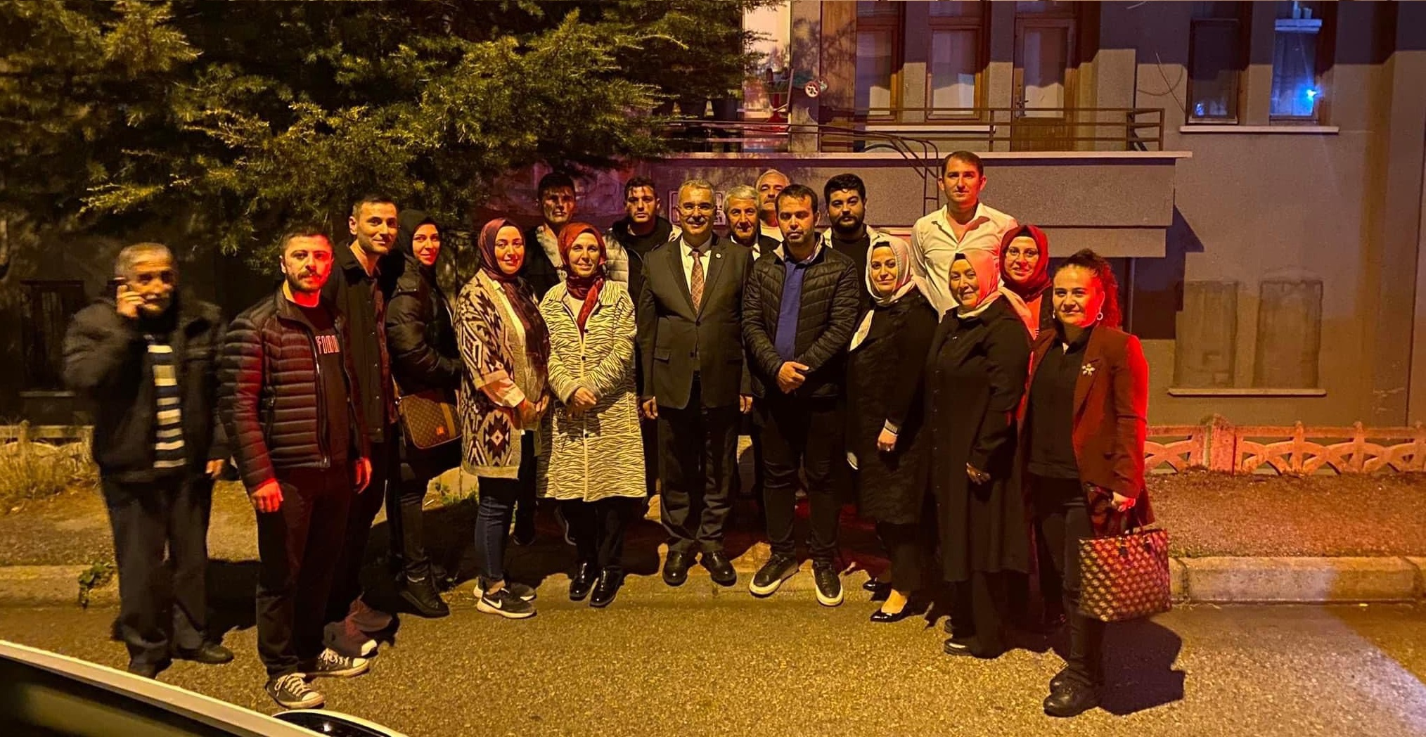 AHLATCI EV ZİYARETLERİNE DEVAM EDİYOR