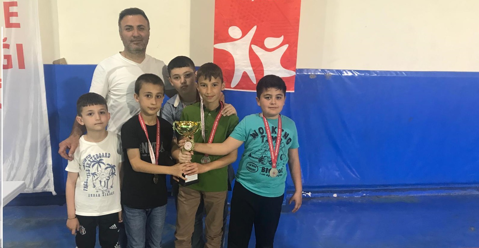  Misakımilli İlkokulu Satrançta İl ikincisi oldu.