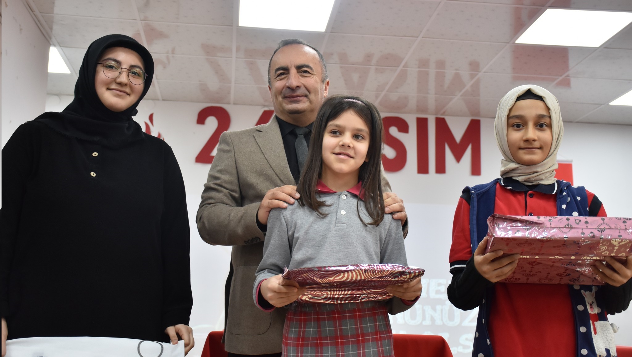 İSKİLİP’TE 24 KASIM ÖĞRETMENLER GÜNÜ KUTLANDI