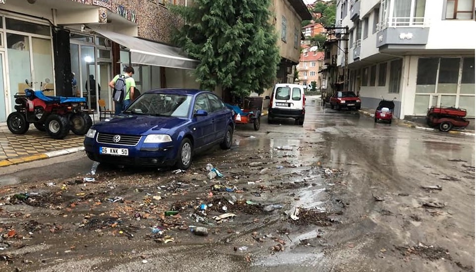 BEKLENEN SAĞANAK İSKİLİP’TE DE ETKİLİ OLDU